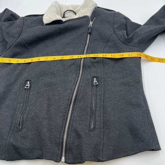 Lucky Brand Black Jacket with Cream Faux Fur Collar - Picture 8 of 13